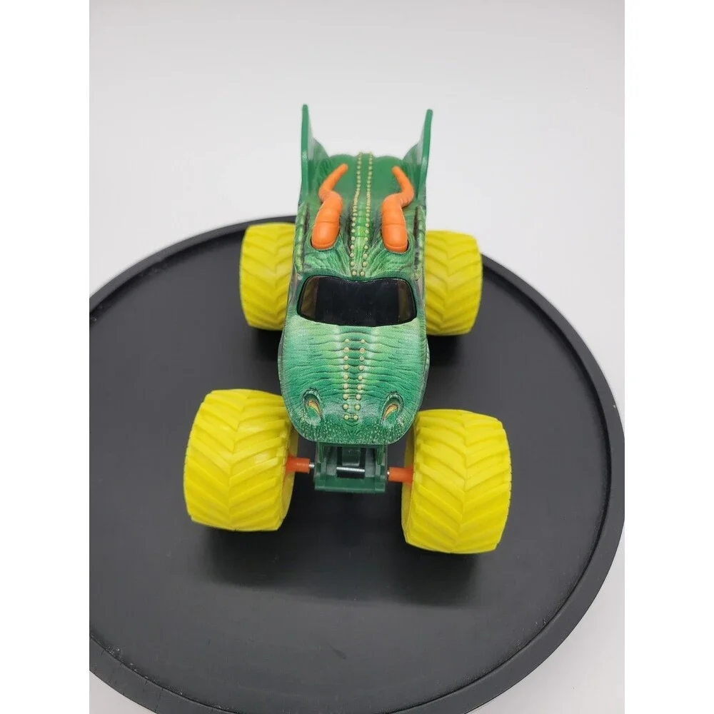 Monster Jam Truck DRAGON  Yellow Tires 2023 The BIG ONE Spin Master 7